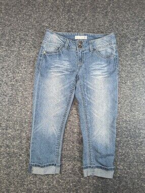 No Boundaries women's/junior size 9 cuffed Capri jeans
